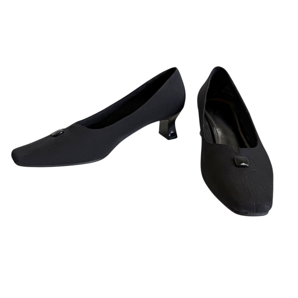 Life Stride Black Low Heel Pump